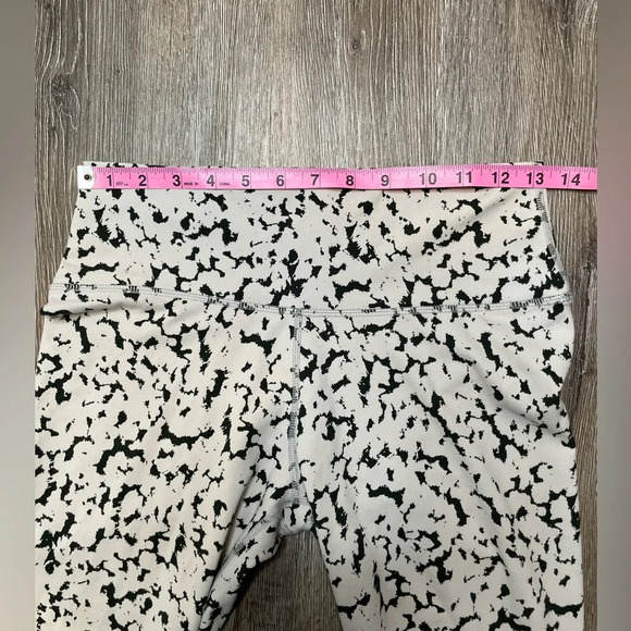 Varley Women's Everyday Abstract Printed 7/8 High Rise Yoga Leggings Size Medium - Picture 7 of 9